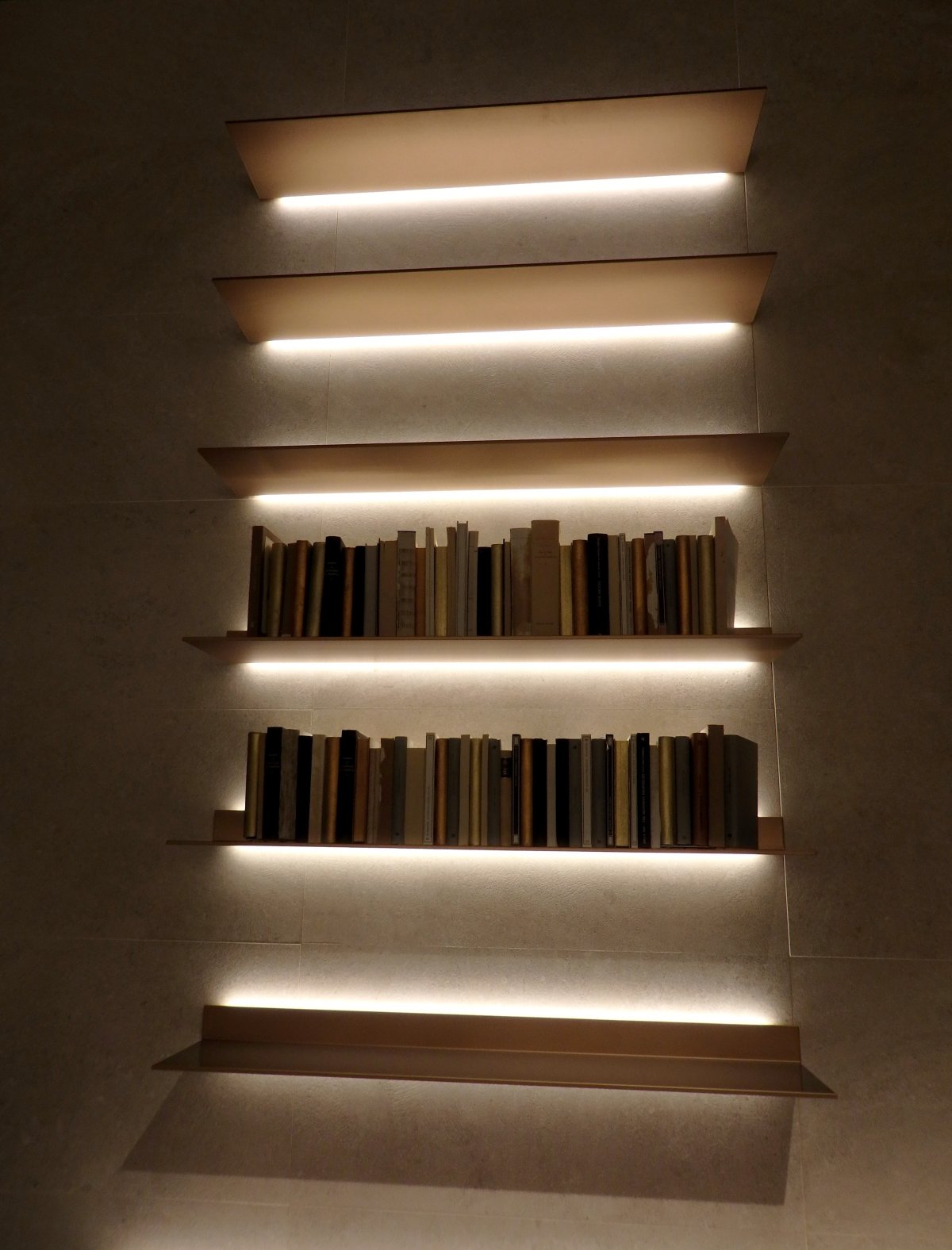 Полочки с подсветкой