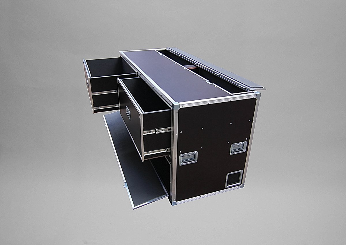 Стол из ламинированной фанеры