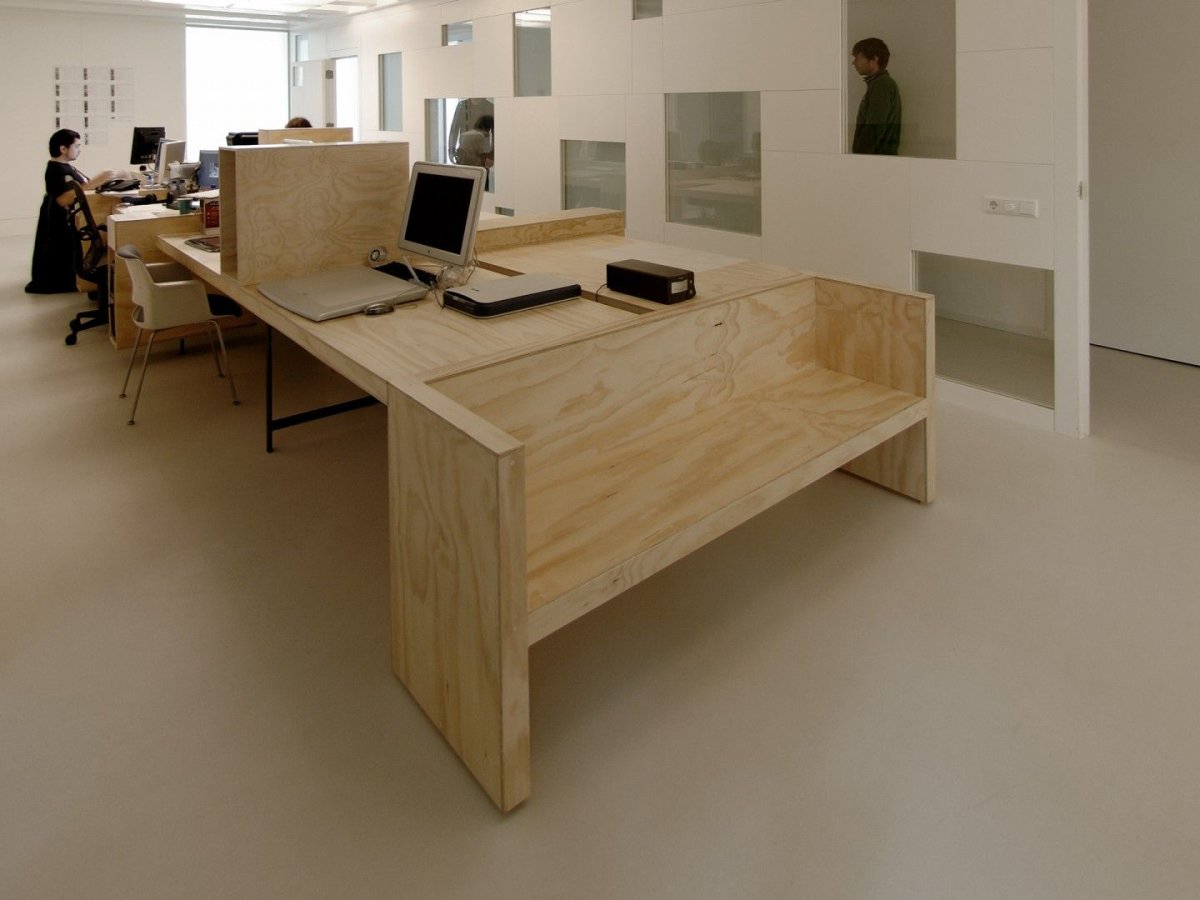 Стол для офиса из фанеры