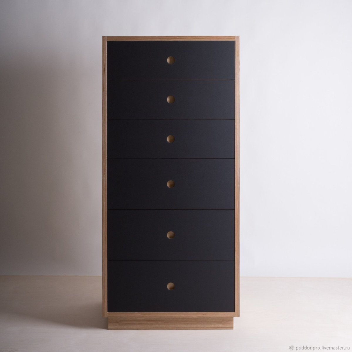 Шкаф из ламинированной фанеры