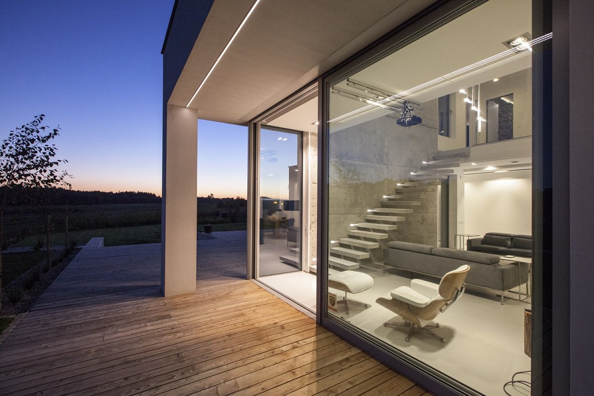 Дом с панорамным остеклением двухэтажный