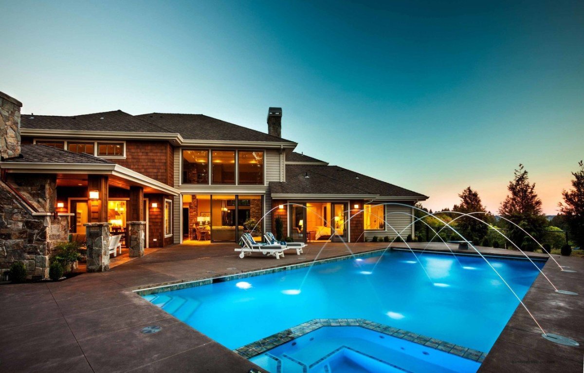 Дом с бассейном