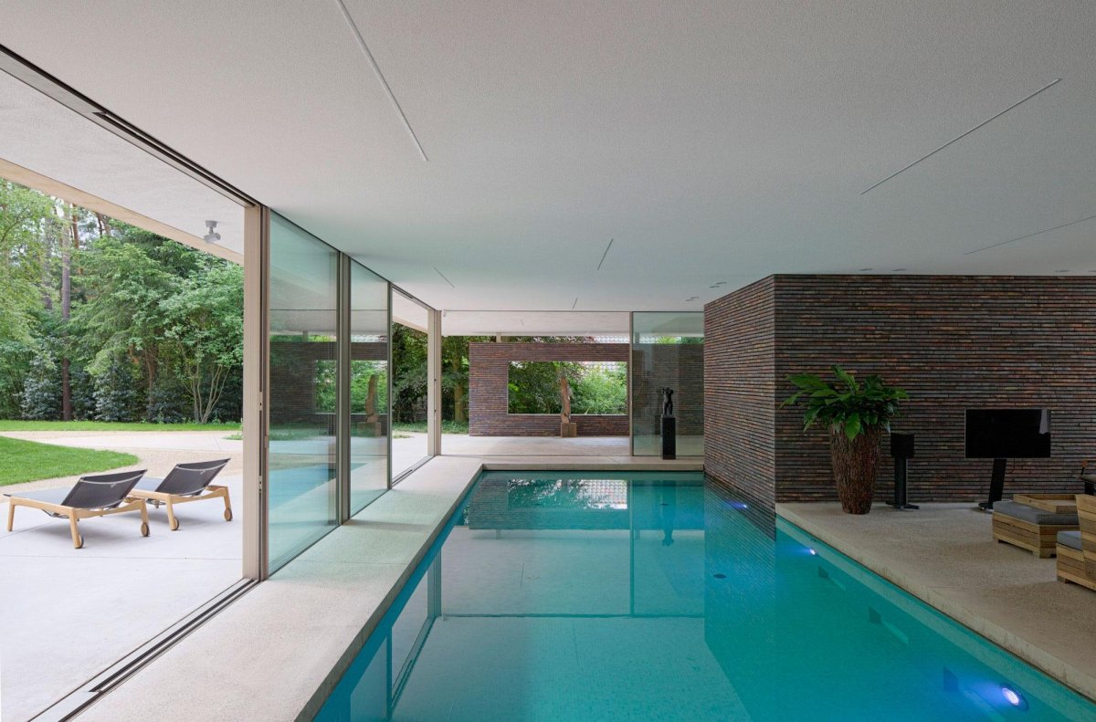 Бассейн в доме