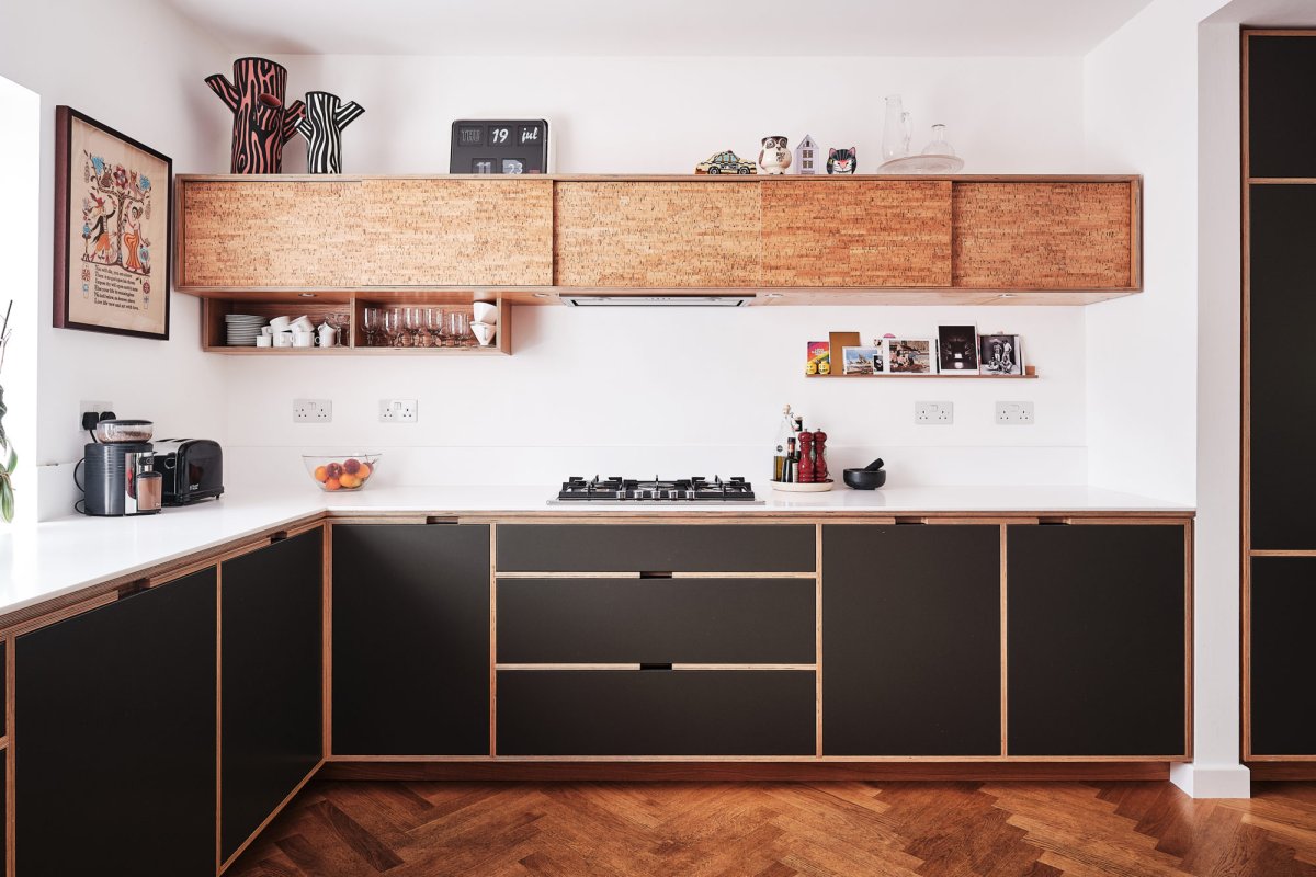 Стильная кухня из фанеры