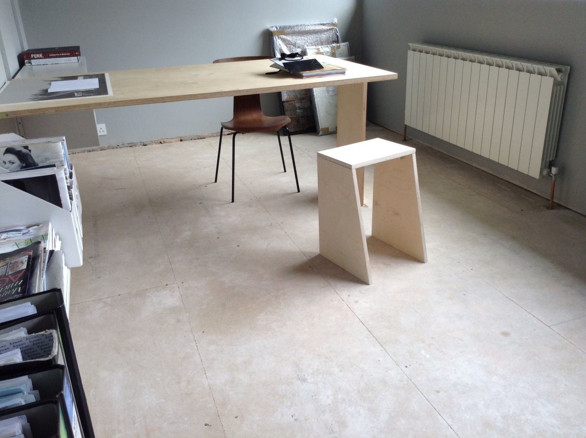 Офисный стол из фанеры