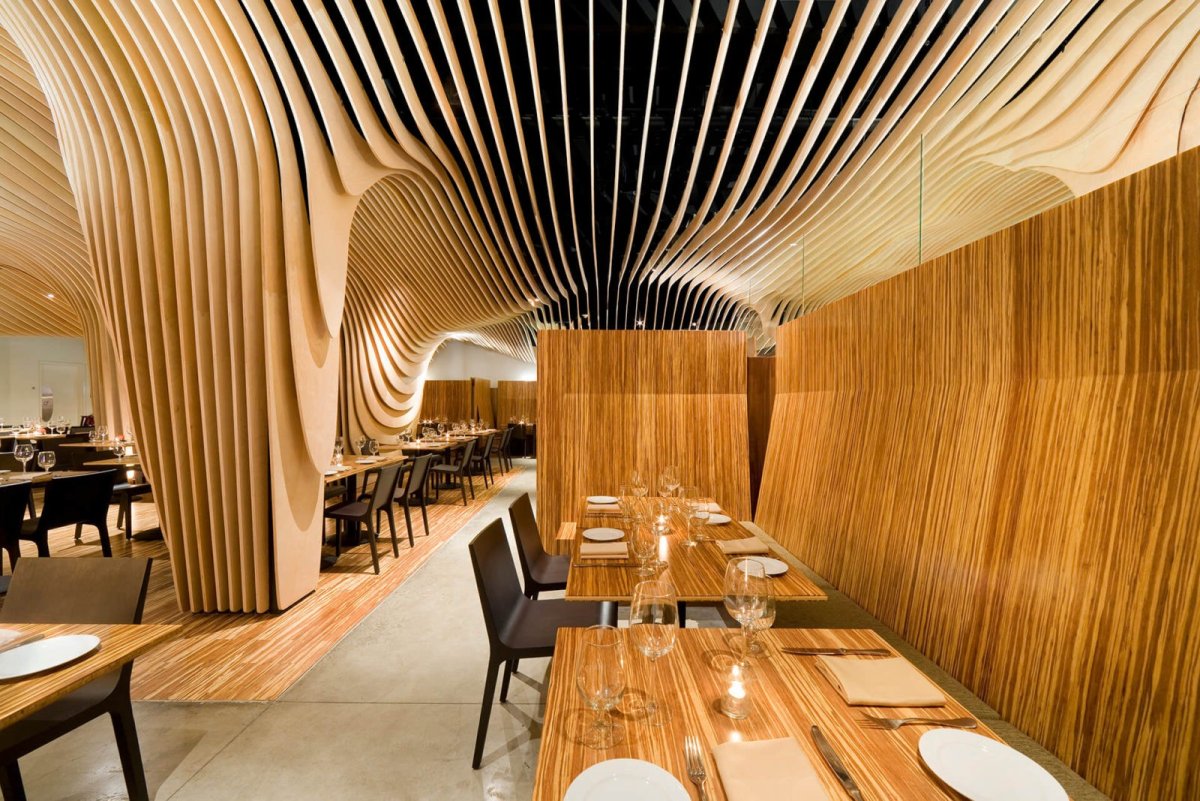 Параметрический реечный потолок