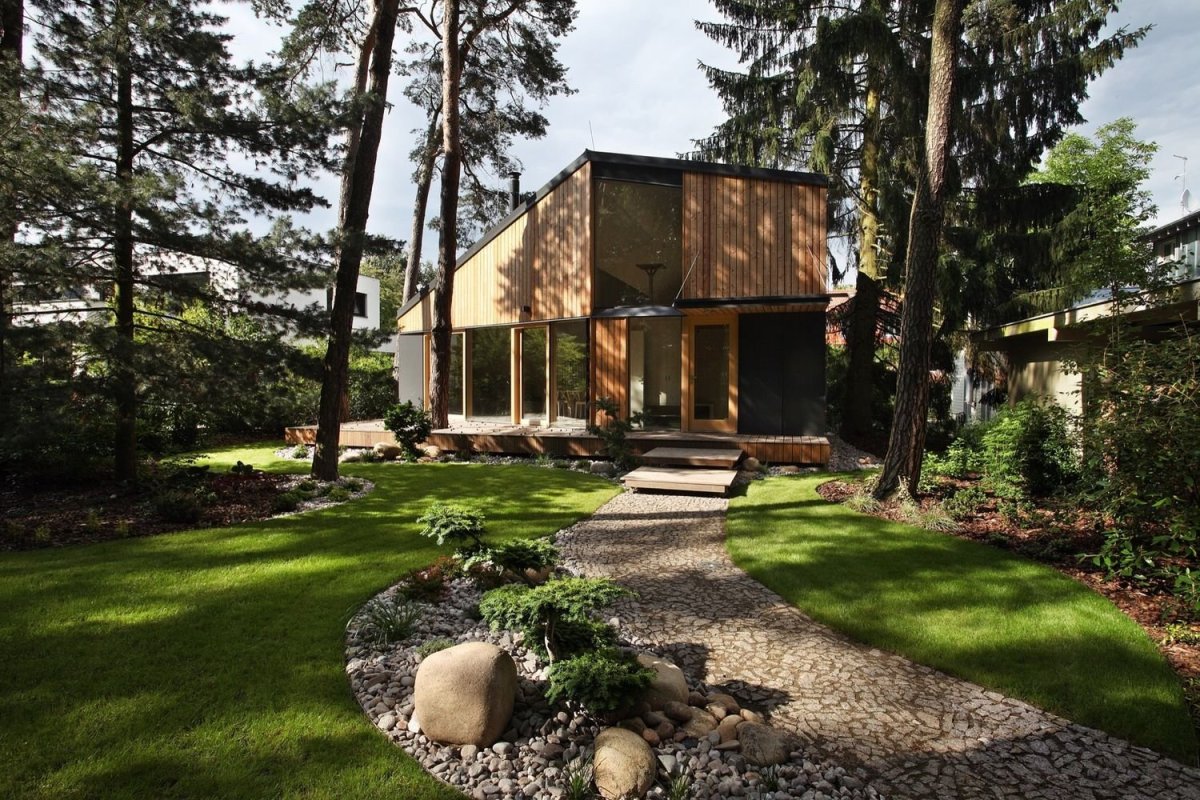 Дом среди сосен