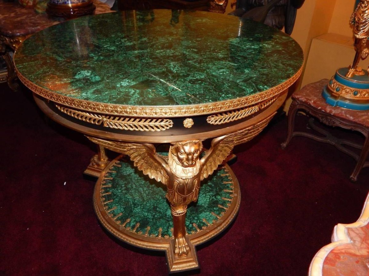 Журнальный столик из малахита