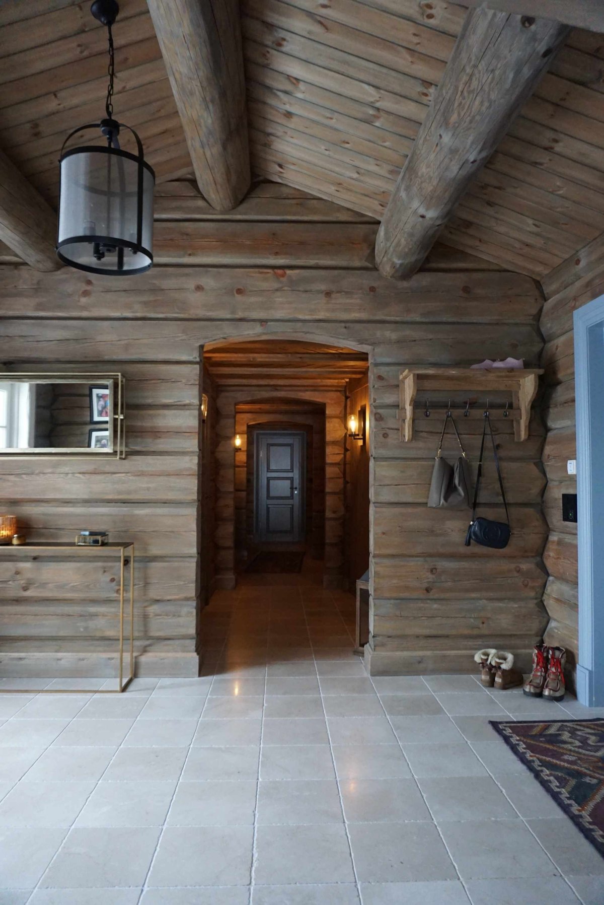 Интерьеры деревянных домов из лафета