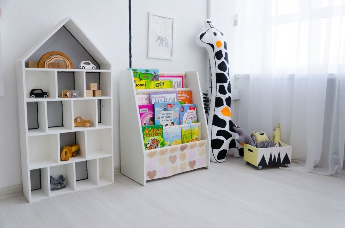 Стеллаж в форме домика