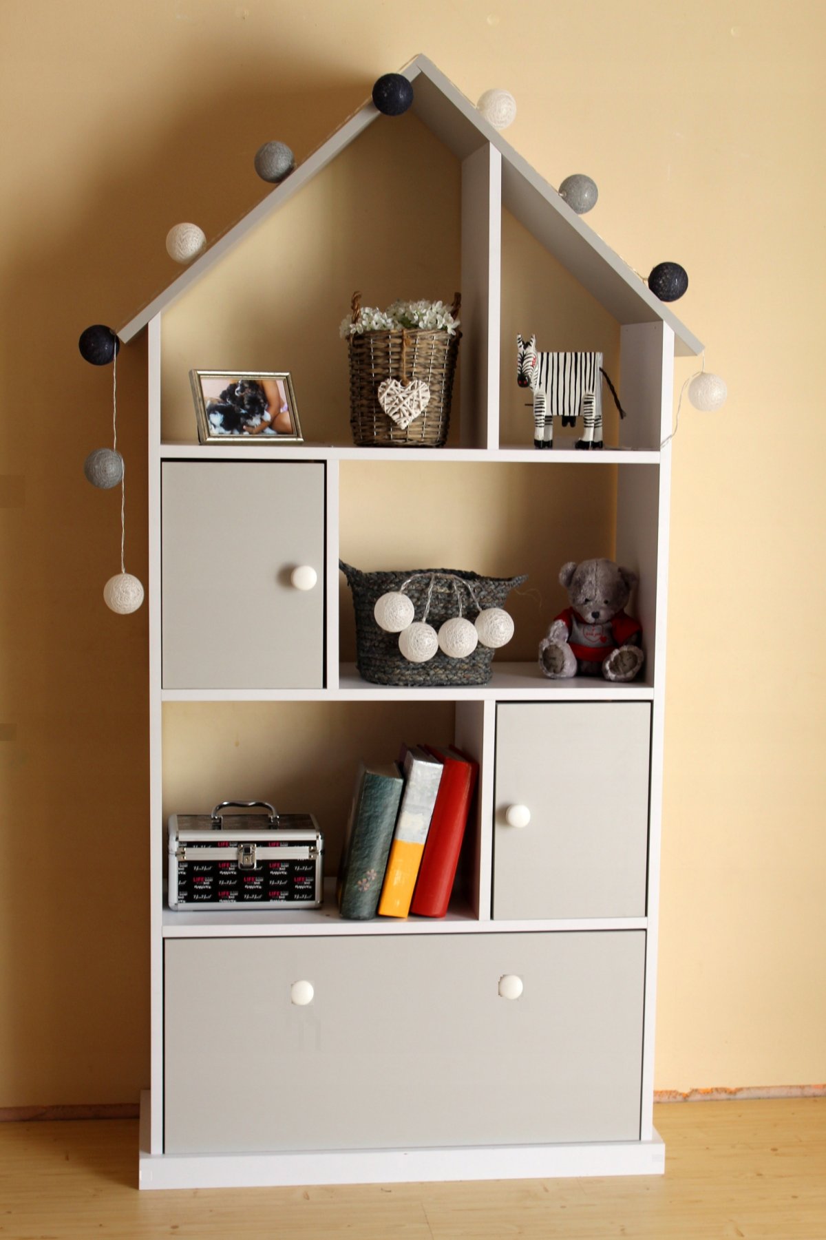 Детский стеллаж домик