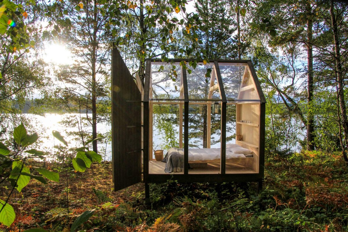 Стеклянный домик