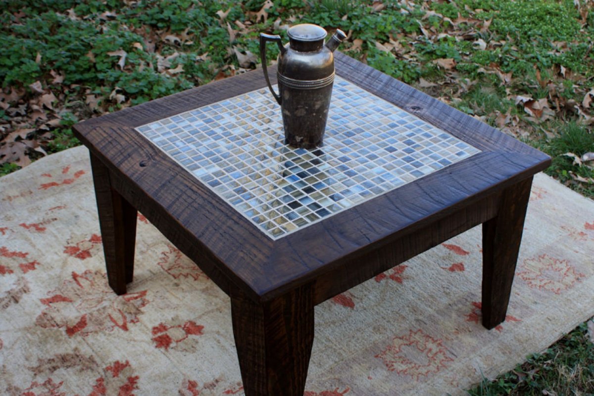 Стол из плитки
