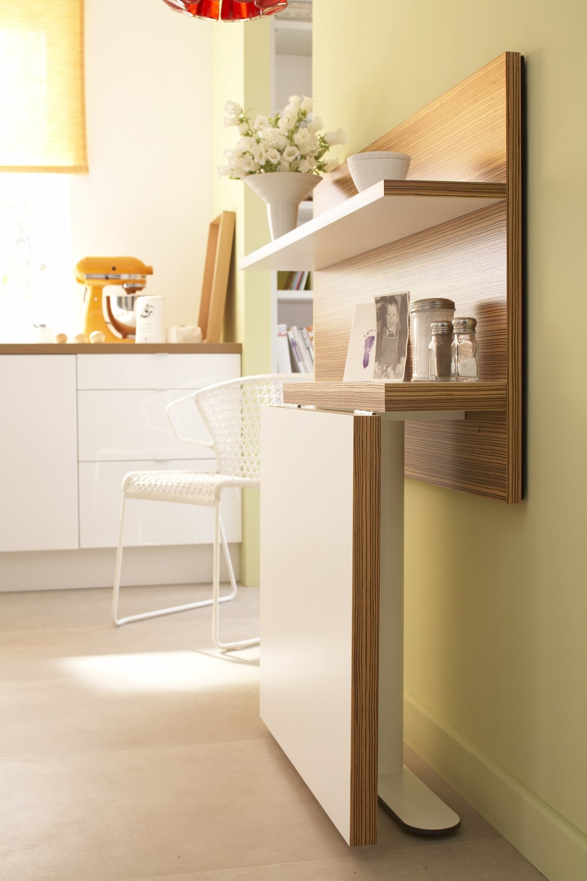 Откидные столы для маленькой квартиры