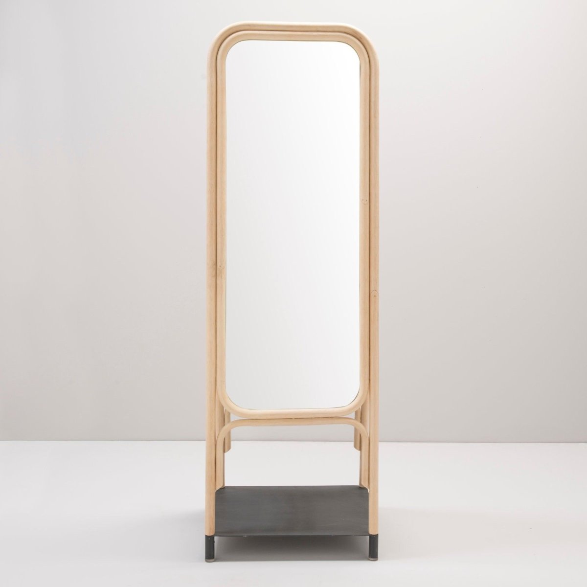 Зеркало напольное ротанг