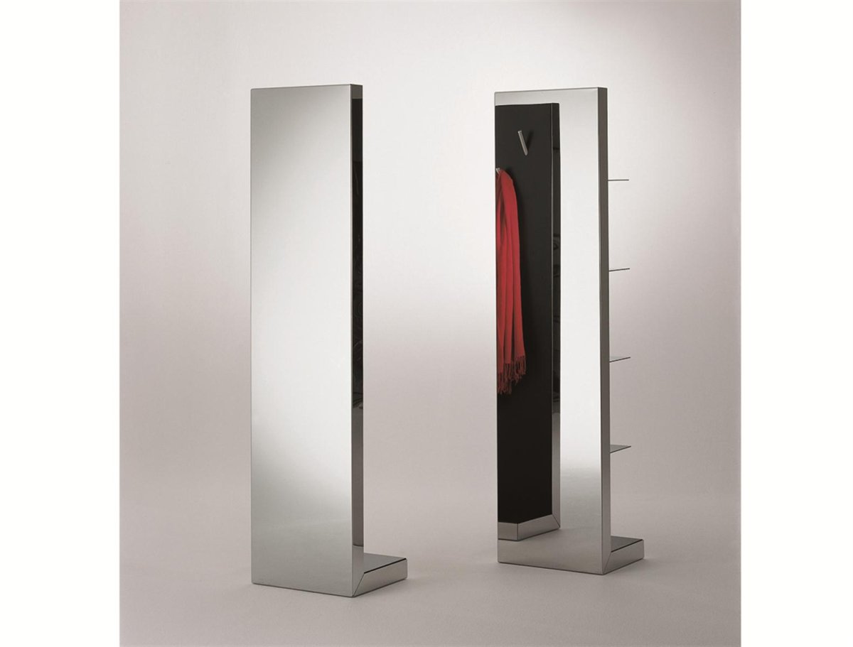 Зеркало с вешалкой напольное