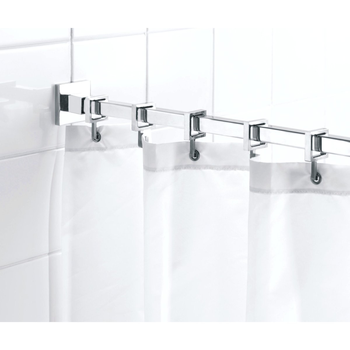 Держатель для шторы в ванной