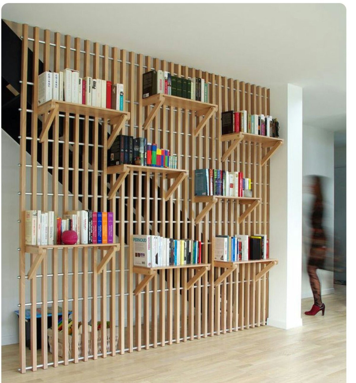 Стеллаж с рейками