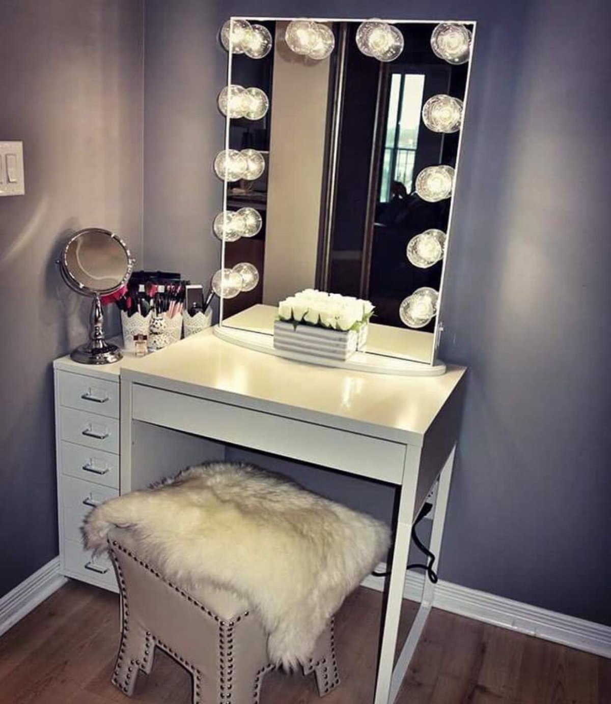 Украшение туалетного столика