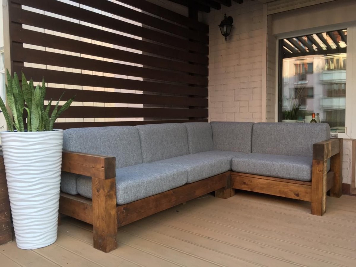 Деревянный диван для террасы