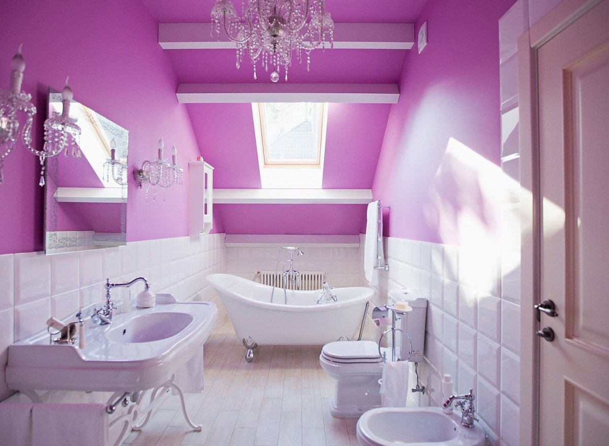 Фиолетовая ванная комната