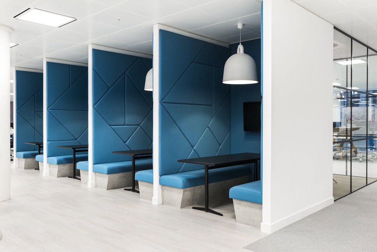 Офис с кабинками