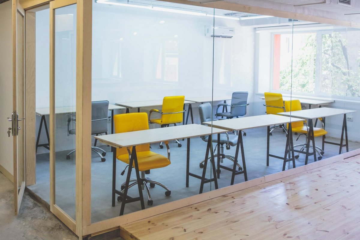 Столы для коворкинг зоны