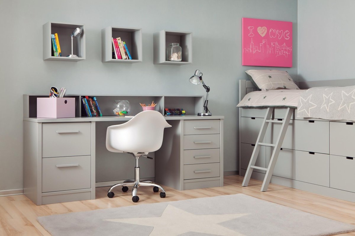 Современный письменный стол для девочки
