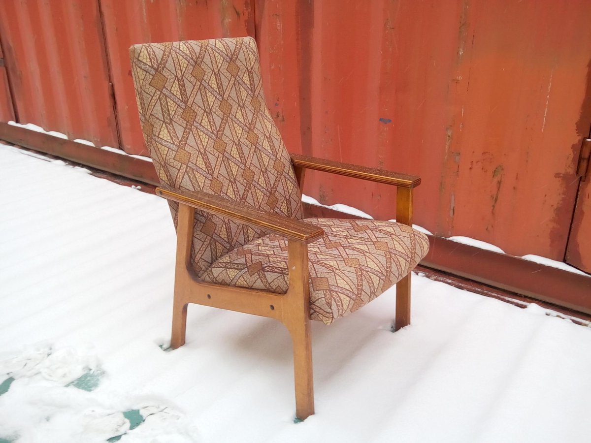 Старое советское кресло