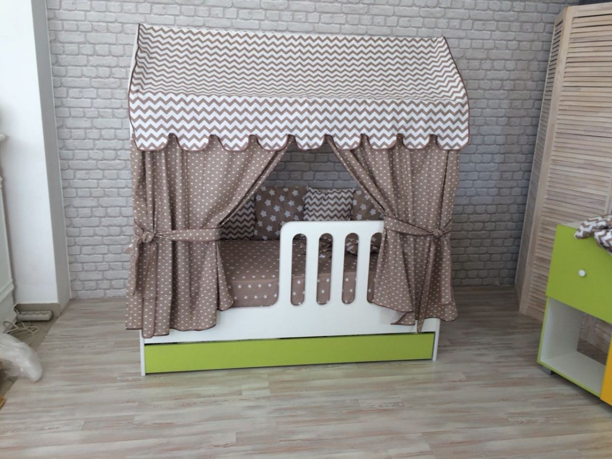 Балдахин на кроватку домик