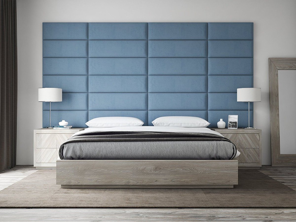 Кровать с большим изголовьем