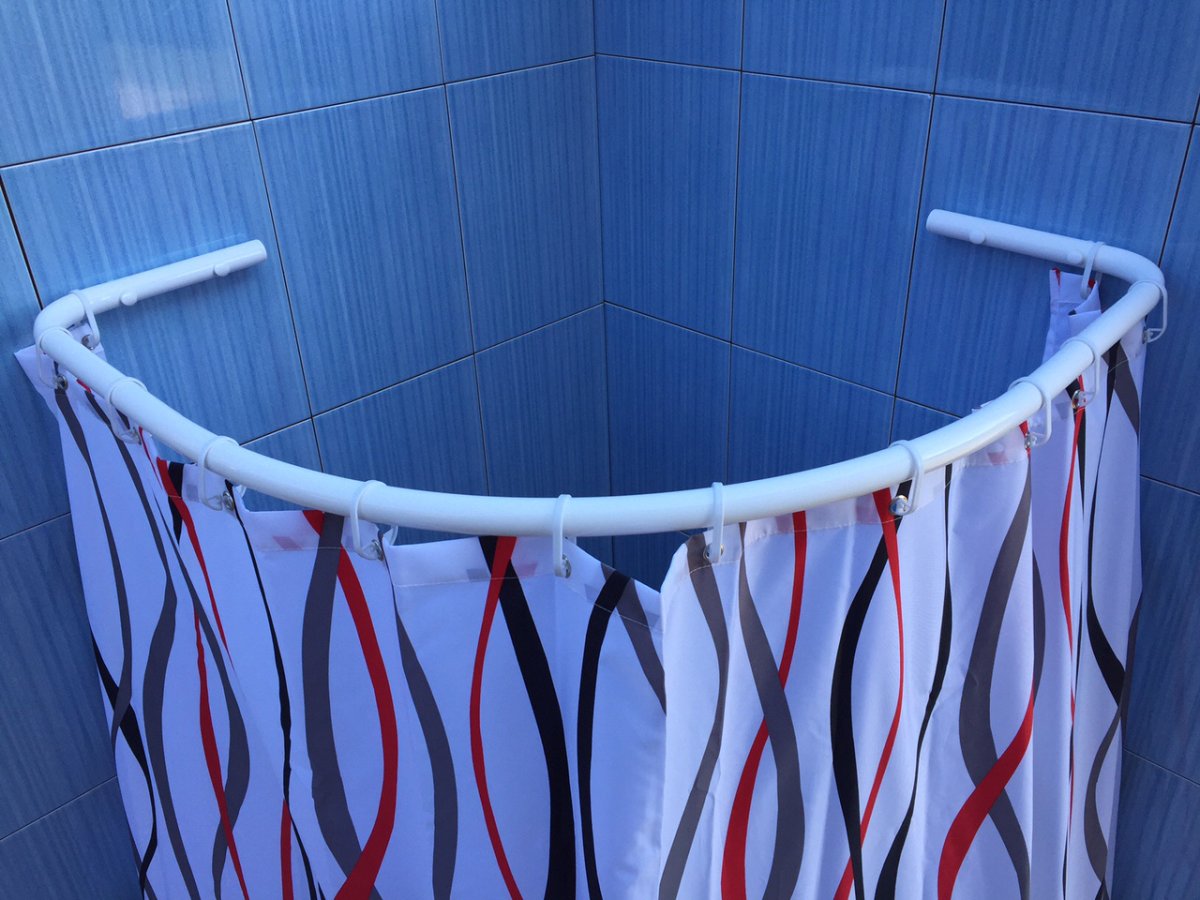 Душевой поддон с занавеской