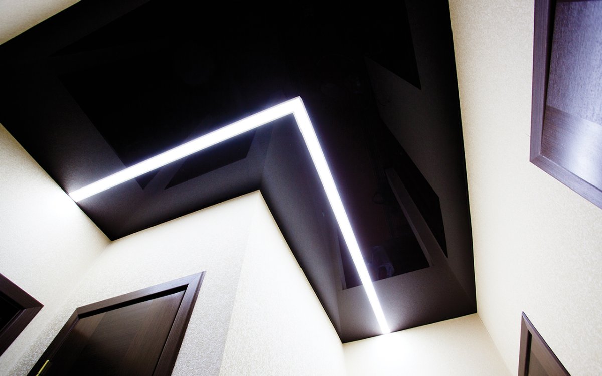 Черный натяжной потолок