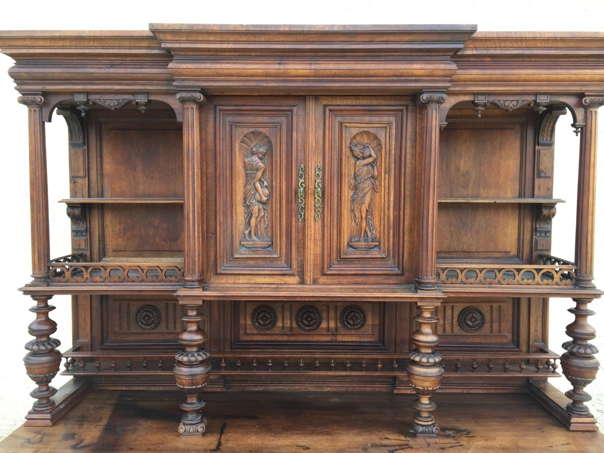 Буфет 17 века в стиле Ренессанс