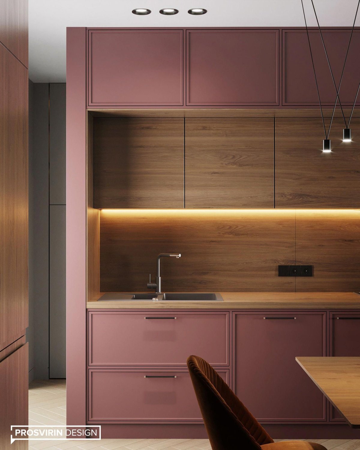 Кухня розовая с деревом