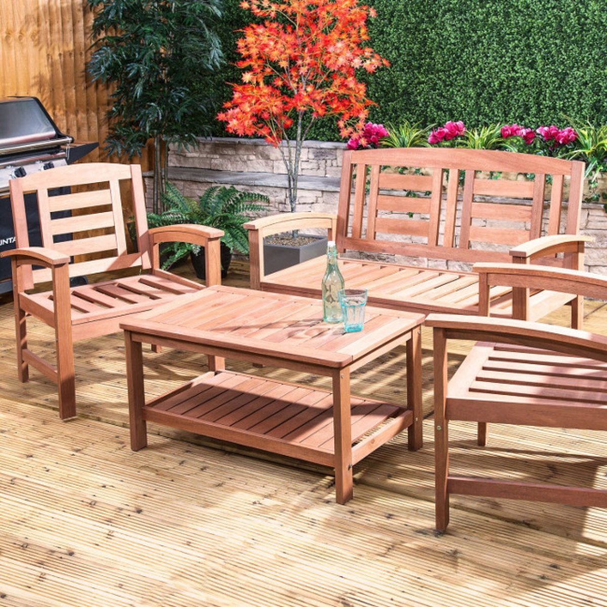 Уличная деревянная мебель