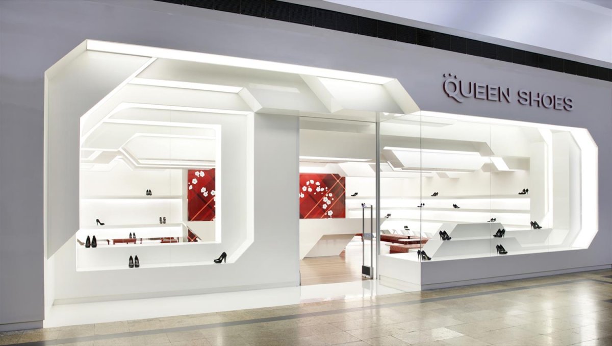 Футуристичная витрина