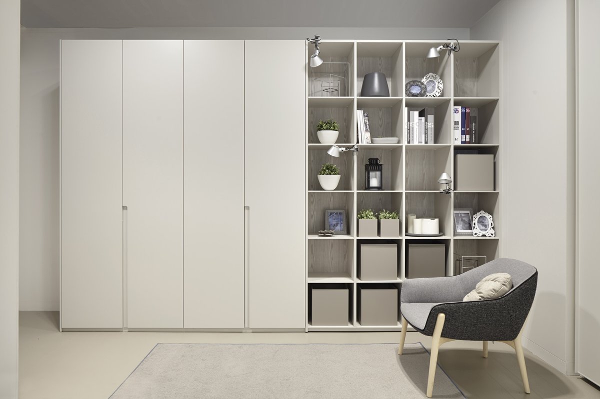 Шкаф с открытыми полками