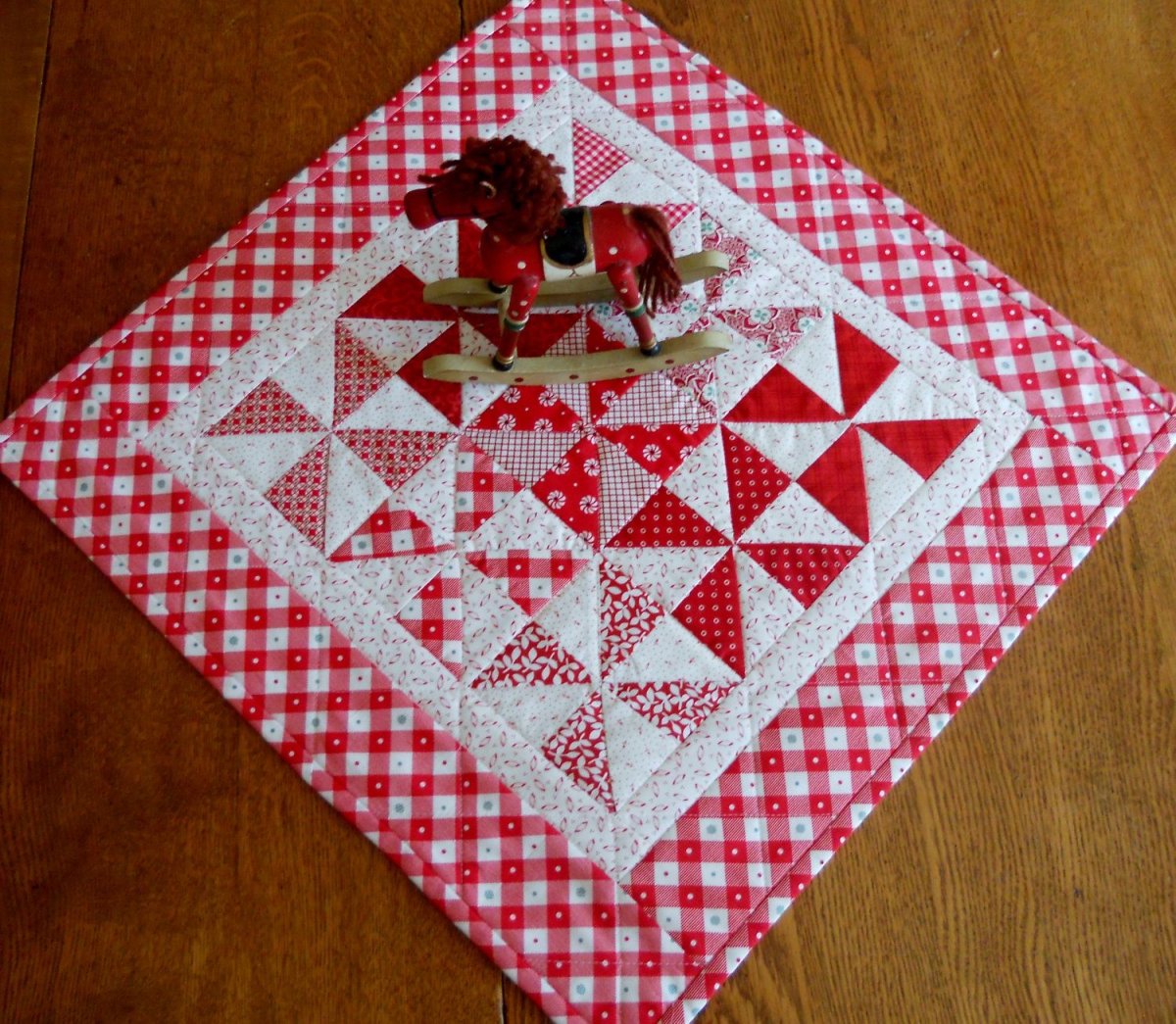 Винтажная салфетка на стол пэчворк