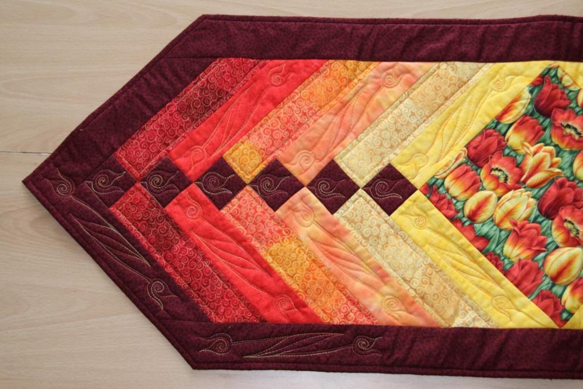 Лоскутная геометрия дорожка на стол