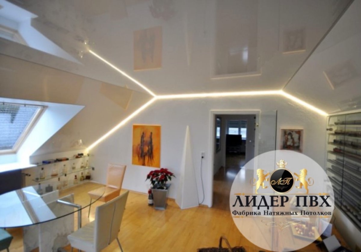 Натяжной потолок на мансарде