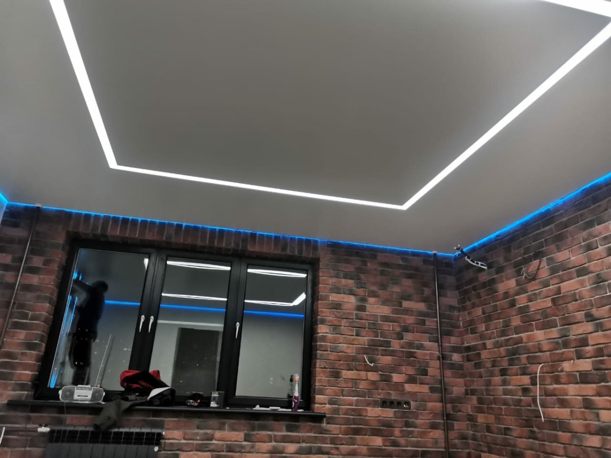 Теневой потолок с подсветкой