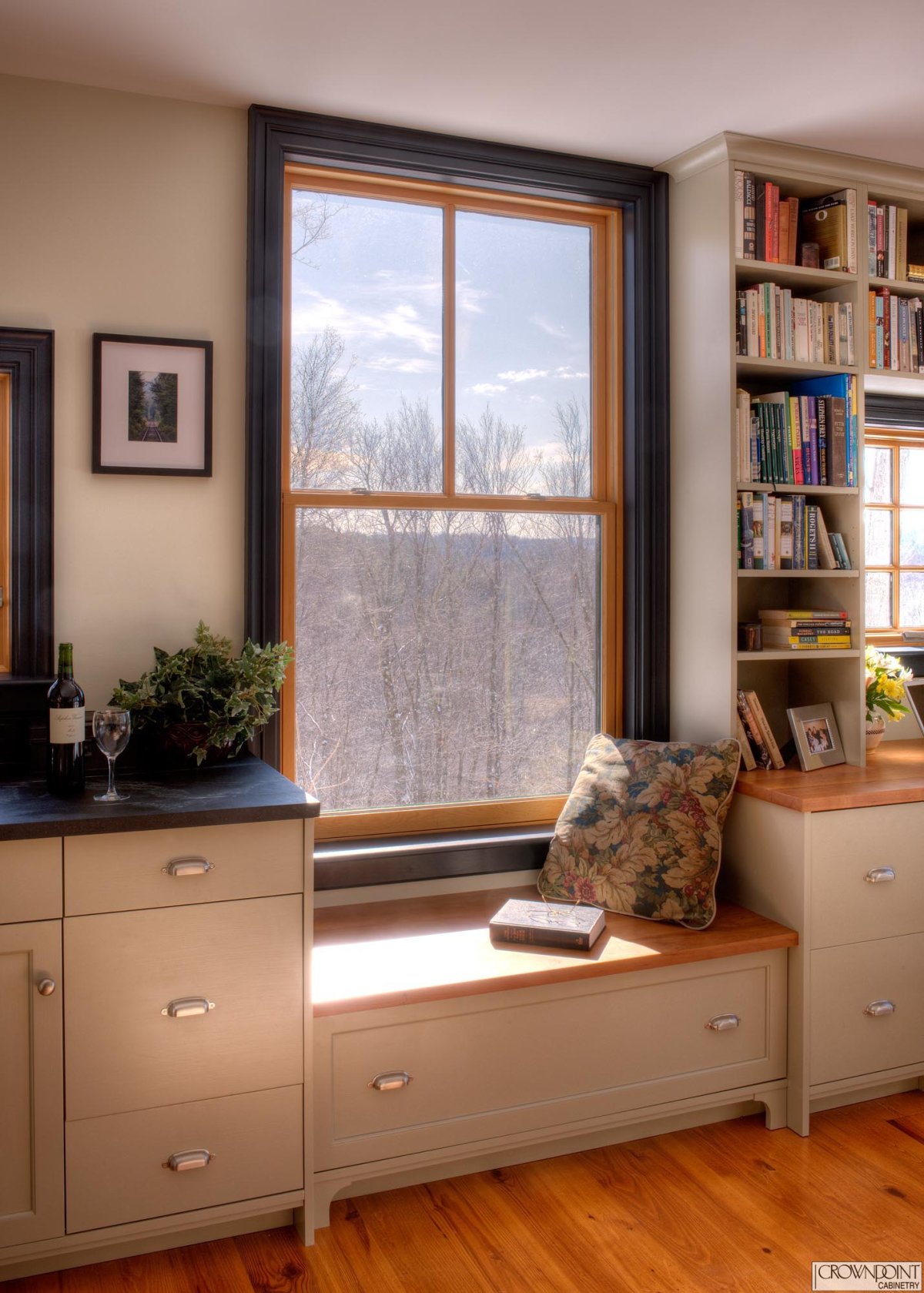 Подоконник в комнате