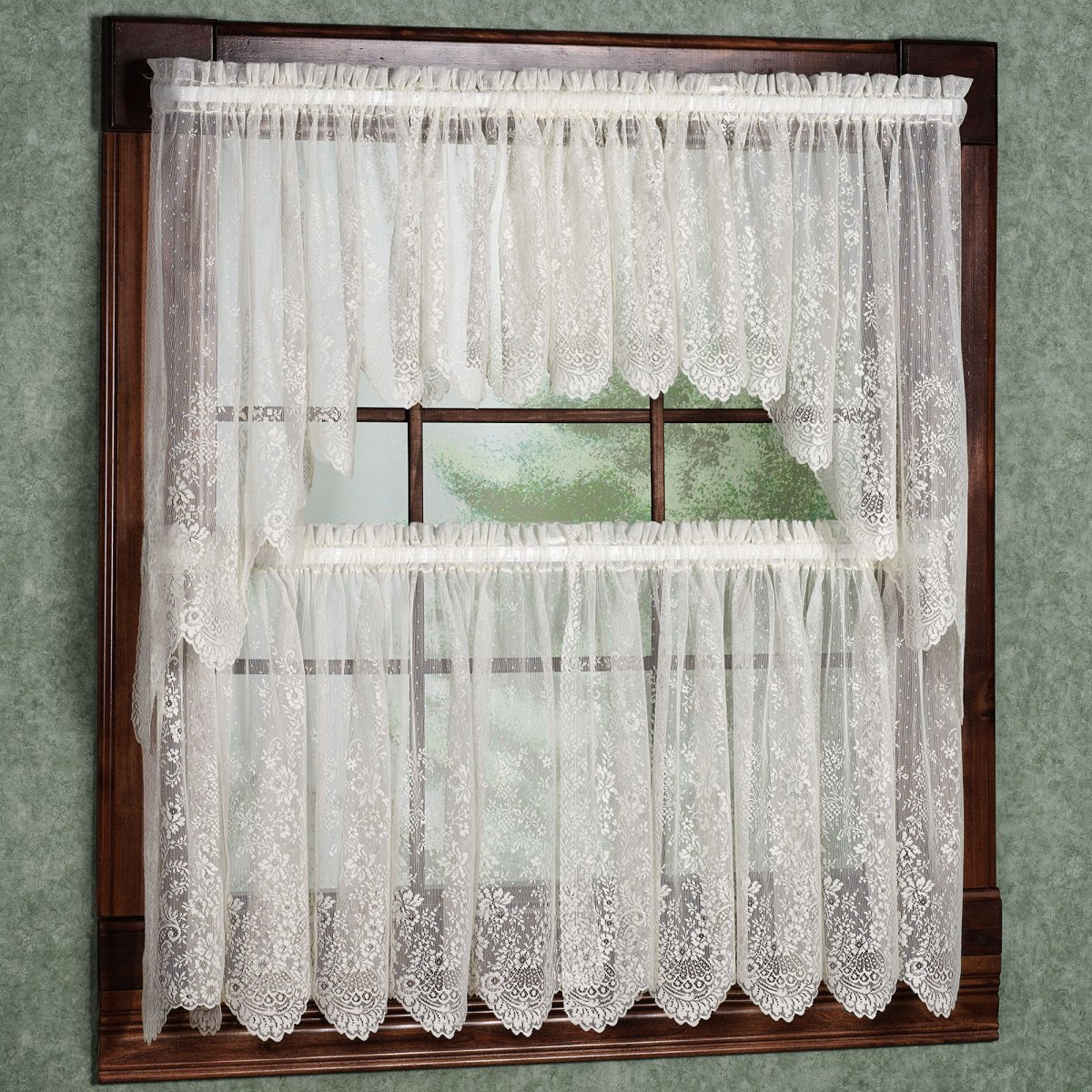 Занавески белые старые