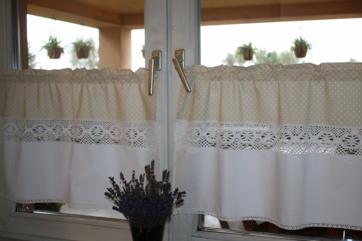 Занавески на половину окна