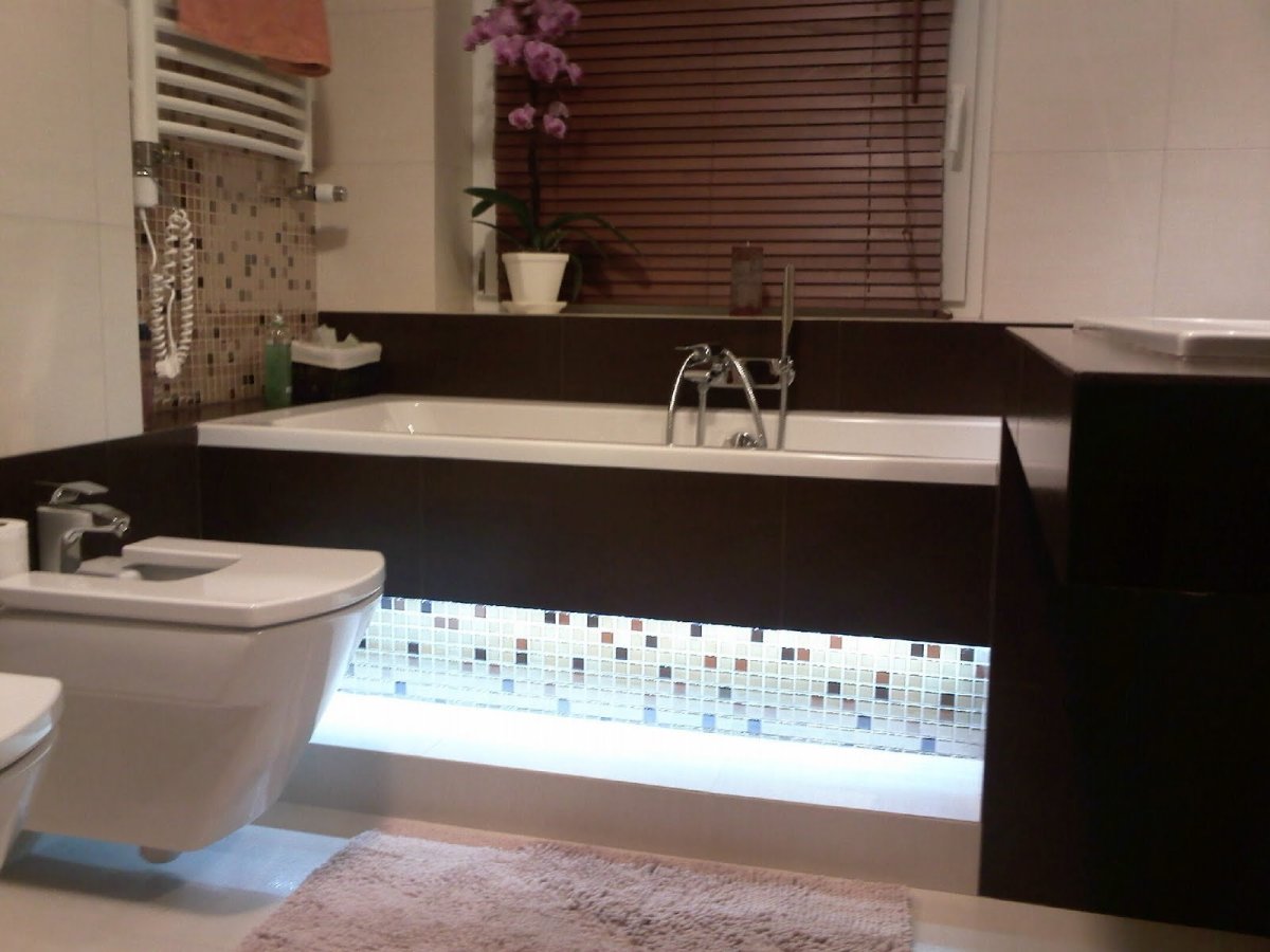 Светодиодная лента под ванной