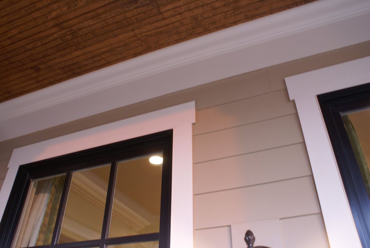 Молдинг на откос окна