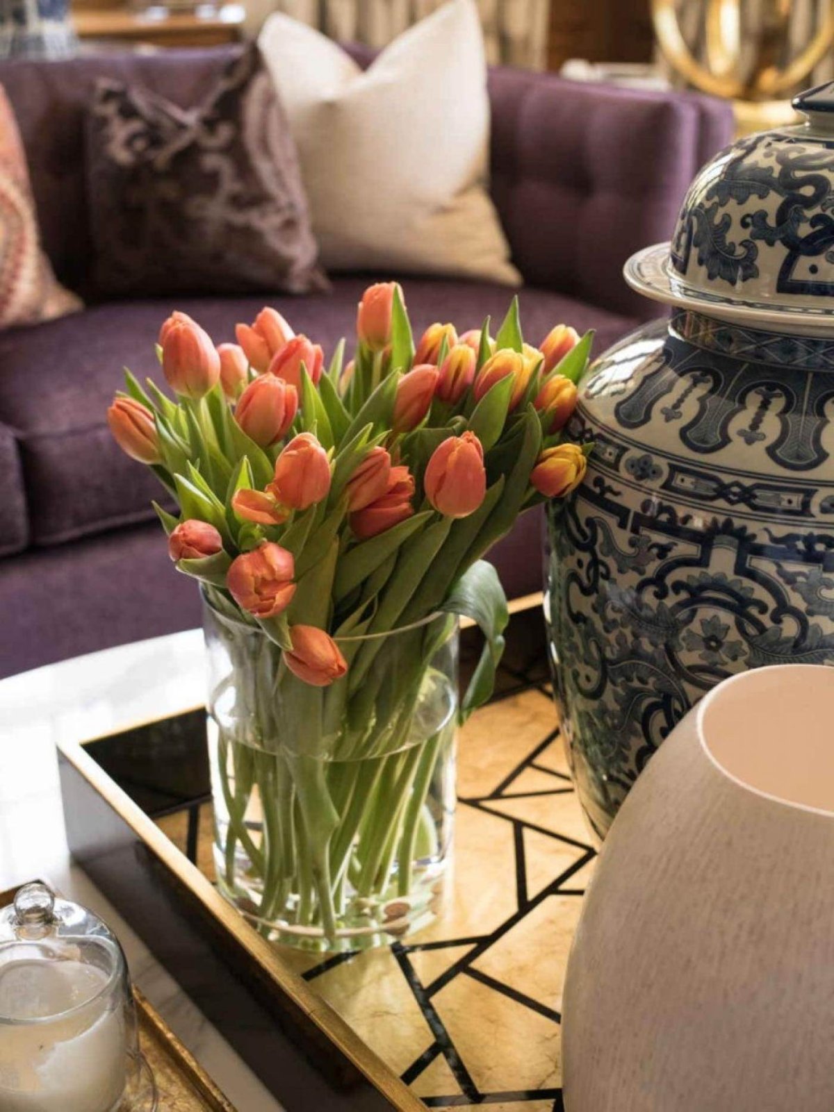 Тюльпаны в интерьере