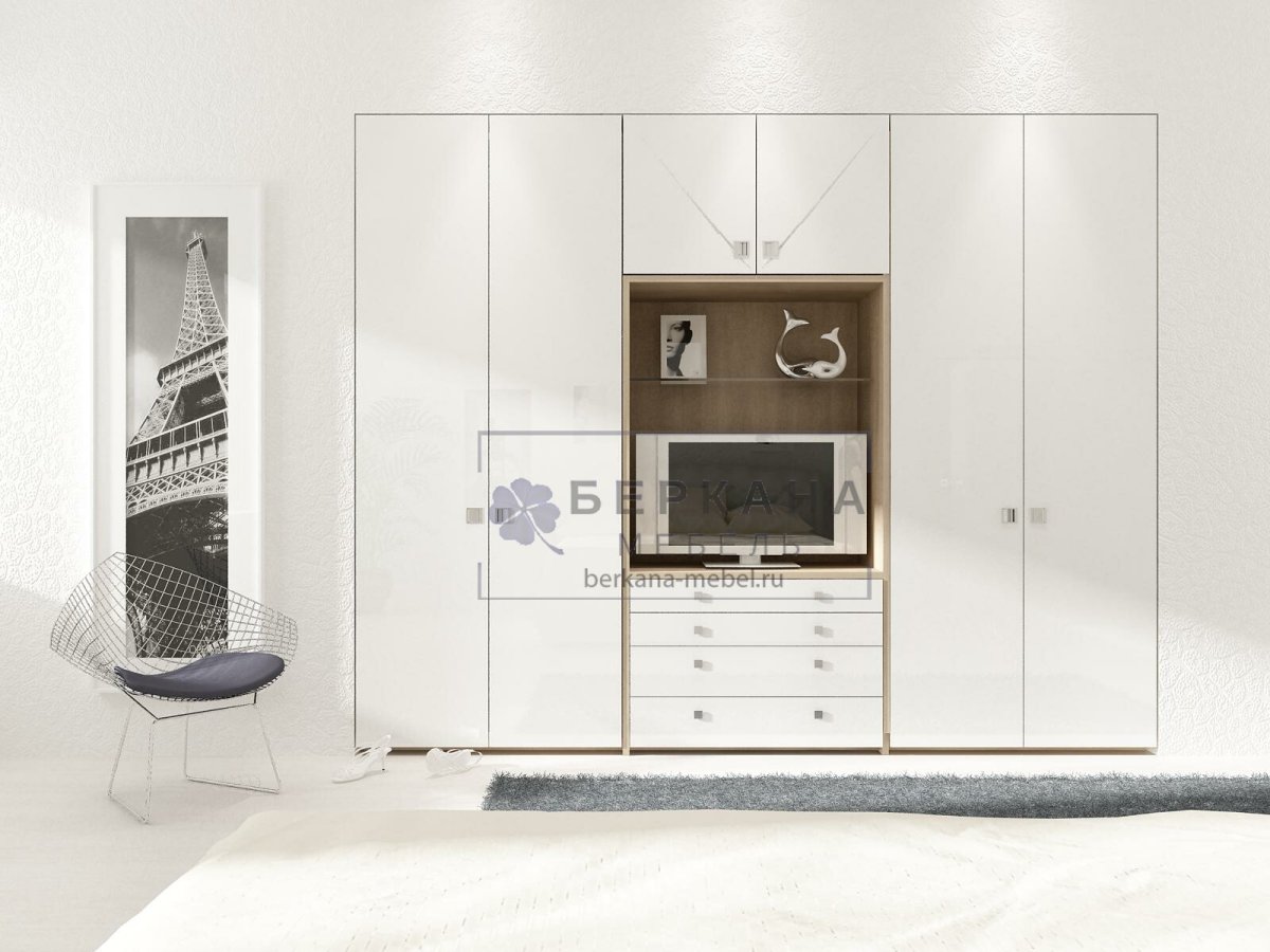 Распашные шкафы с телевизором