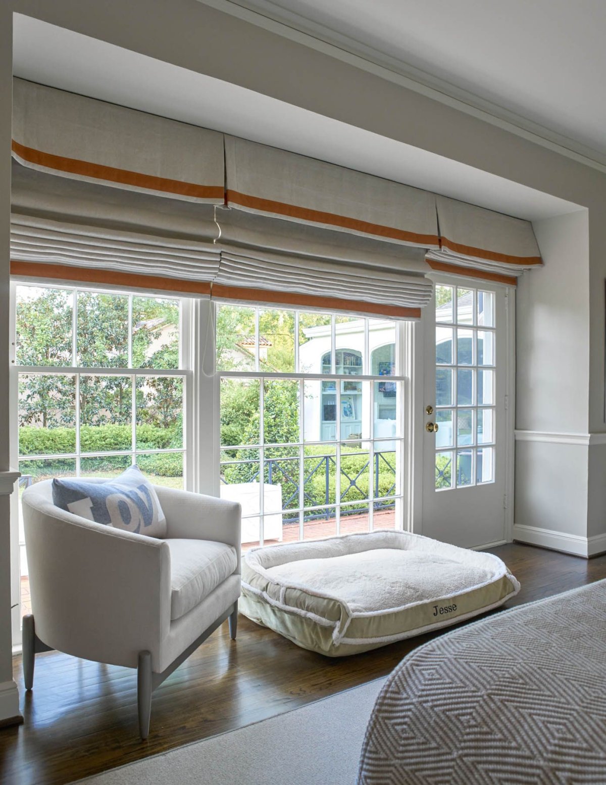 Римские шторы в скандинавском стиле на большое окно